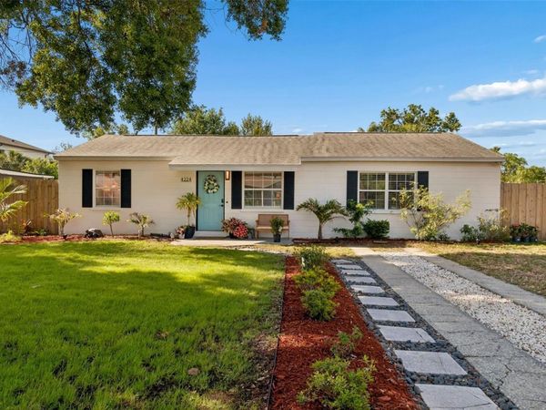 4224 W BAY VISTA AVENUE , TAMPA, FL 33611