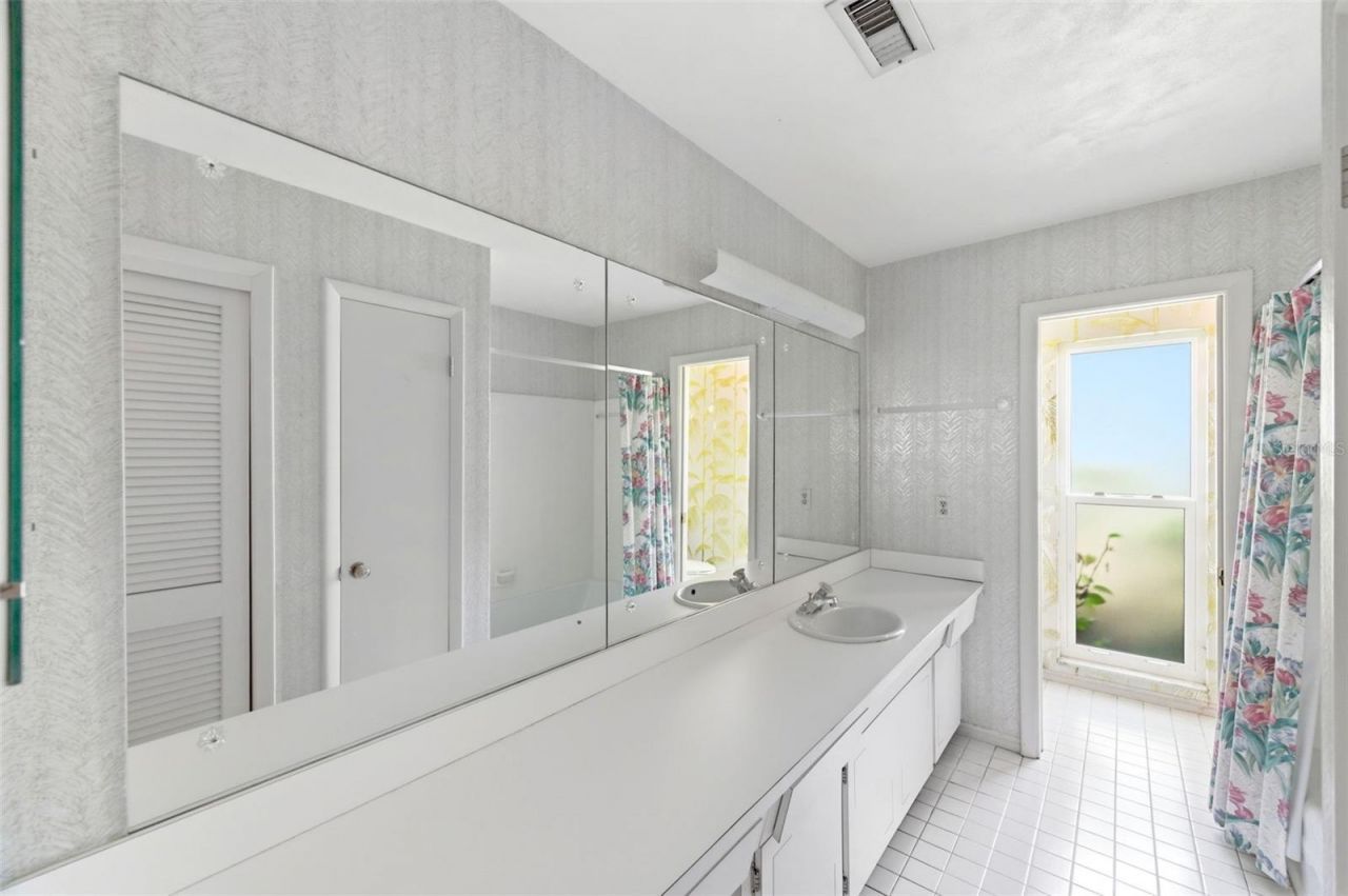 1451 Monticello Boulevard N, Saint Petersburg, FL 33703 Photo