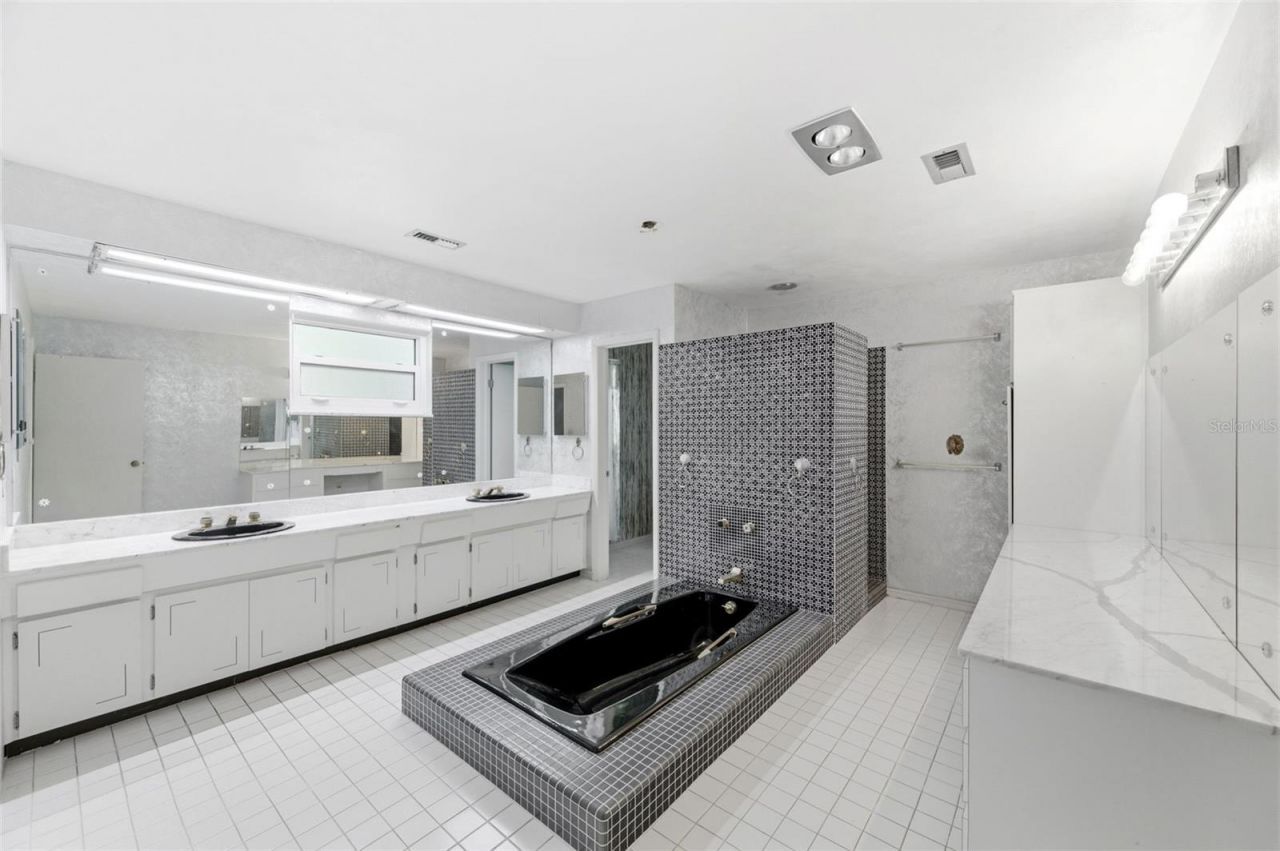 1451 Monticello Boulevard N, Saint Petersburg, FL 33703 Photo