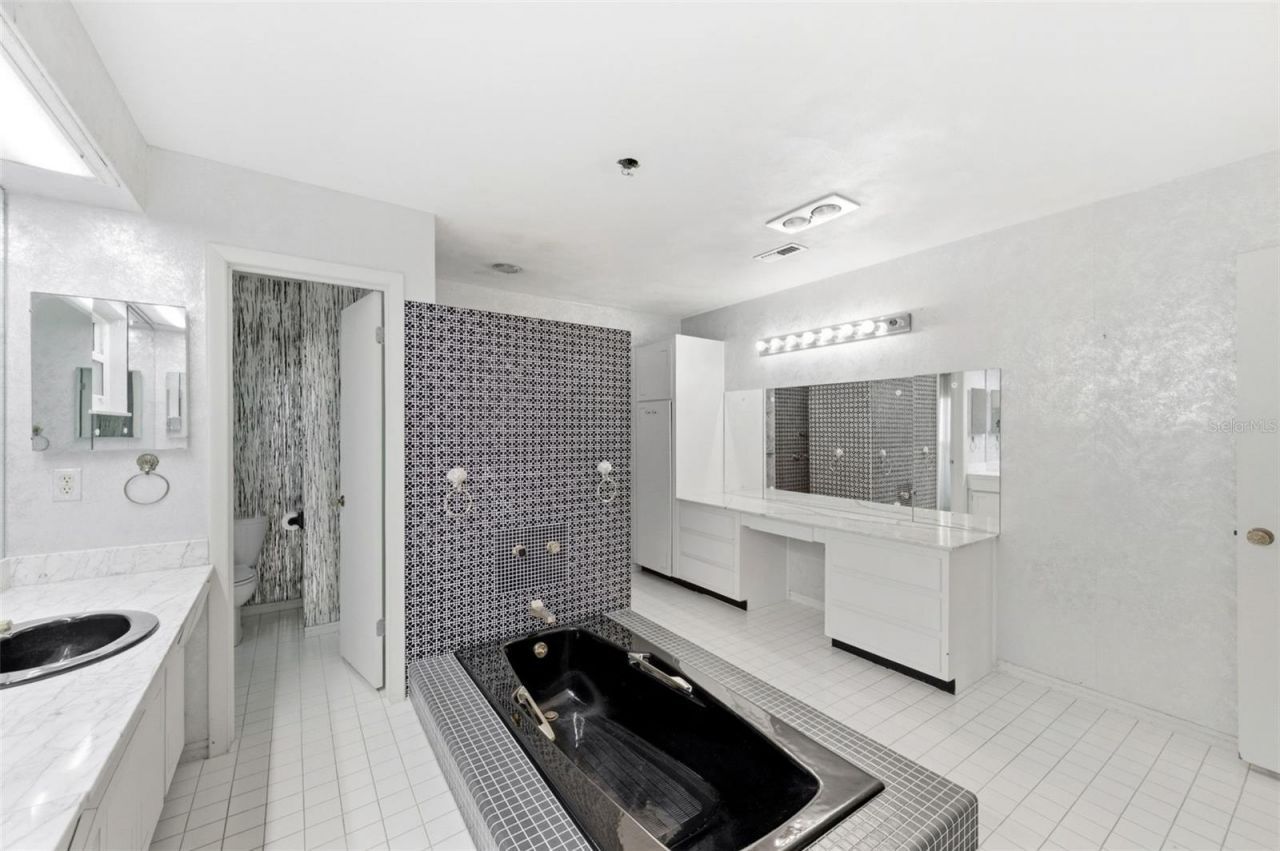 1451 Monticello Boulevard N, Saint Petersburg, FL 33703 Photo