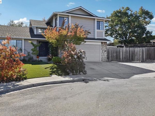 300 Lodgepole Ct, Martinez, CA 94553