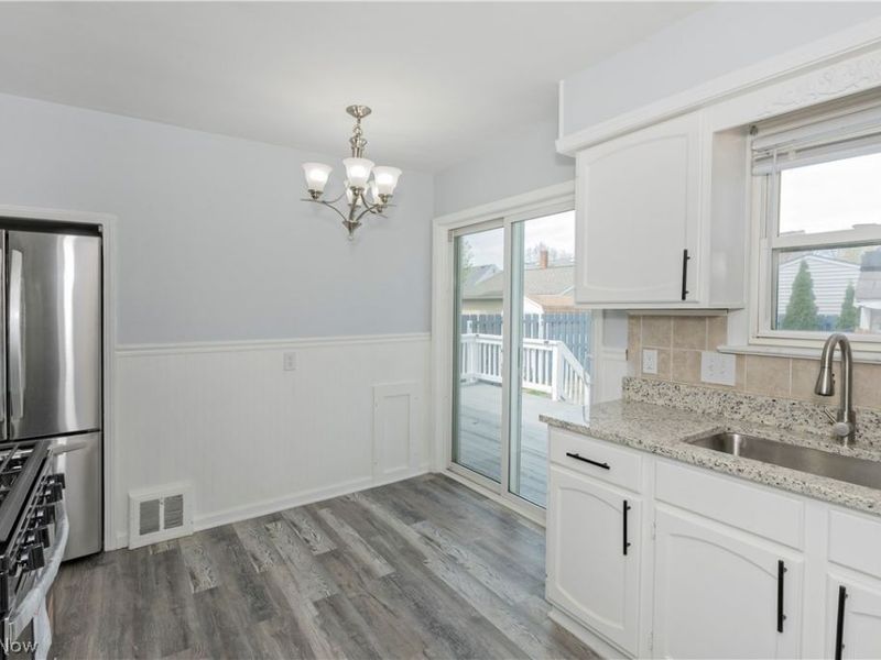 30025 Elgin Road, Wickliffe, OH 44092 Photo 12