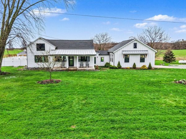 2087 Croswell, Fremont, MI 49412