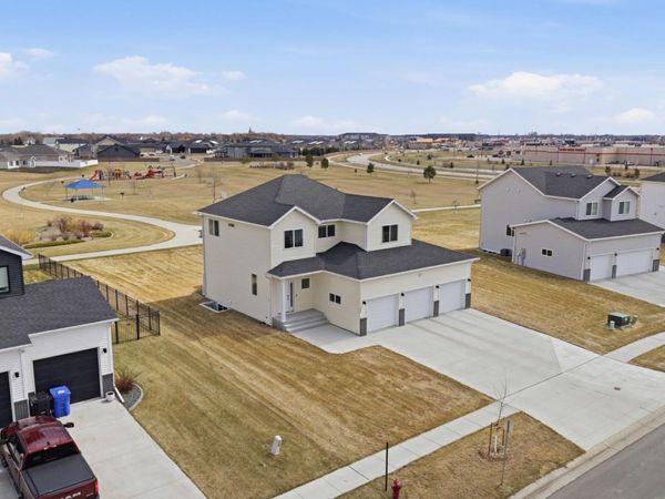 4756 34th Street S, Fargo, ND 58104