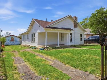 2634 Emmett Street, Dallas, TX 75211