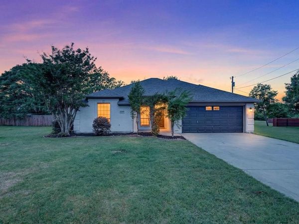 127 Port O Call Court, Runaway Bay, TX 76426