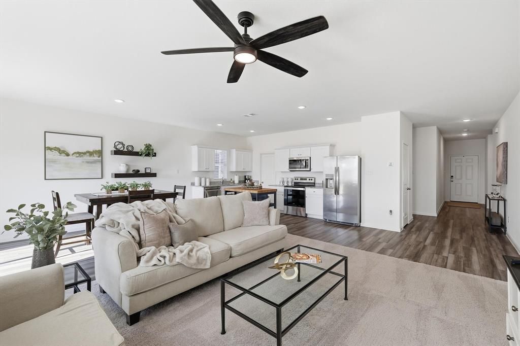 1545 Shadow Hawk Drive, Fort Worth, TX 76052 Main Photo