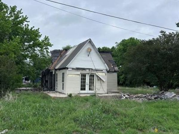 402 Locust, Whitewright, TX 75491