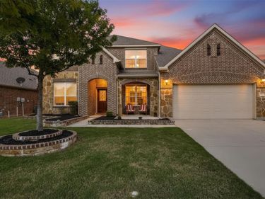 8025 Ponwar Drive, Fort Worth, TX 76131