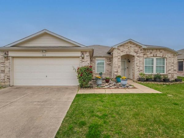 309 Broken Arrow, Krum, TX 76249
