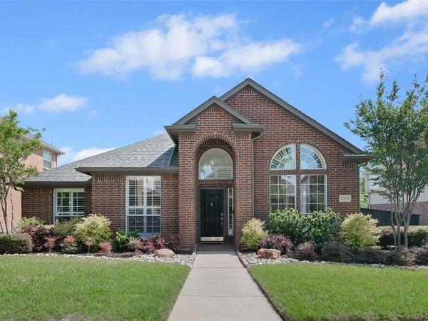 2729 Vista Bluff Boulevard, Lewisville, TX 75067