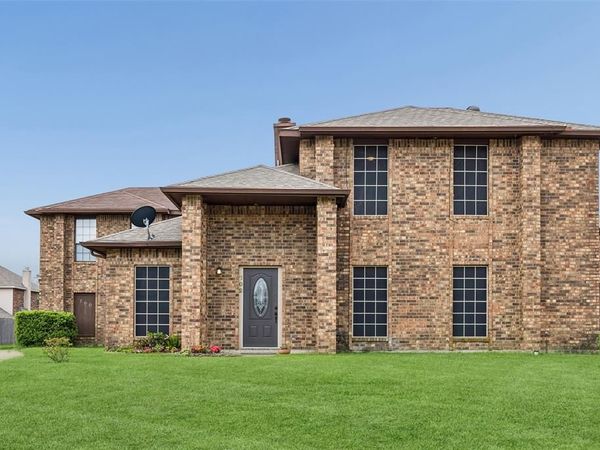 702 Cresent Drive, DeSoto, TX 75115