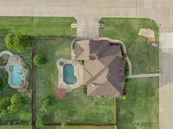 111 Red Oak Drive, Krugerville, TX 76227