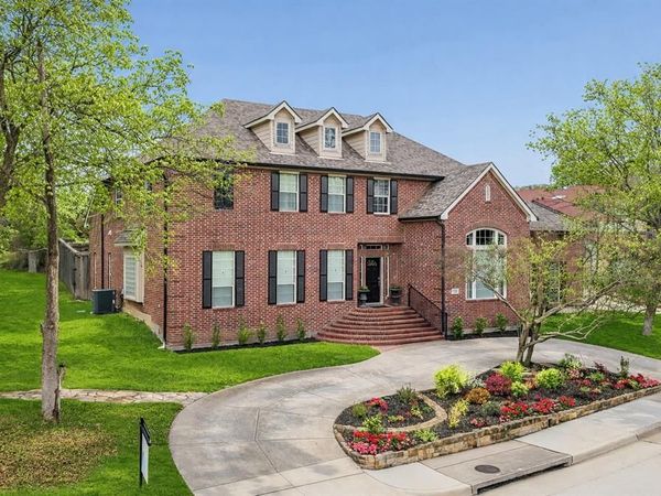 8904 Meadowknoll Drive, Dallas, TX 75243