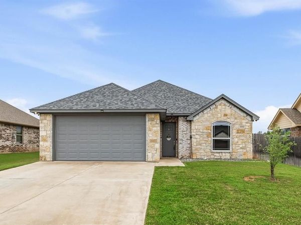 3312 Arrow Creek Drive, Granbury, TX 76049