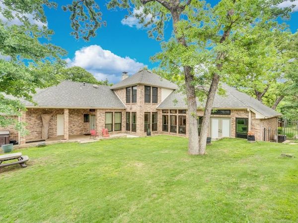 6105 Waterview Drive, Arlington, TX 76016