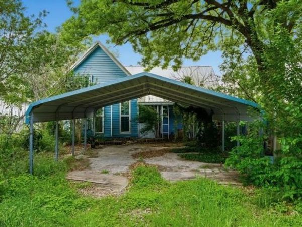 304 BRAZOS , Groesbeck, TX 76642