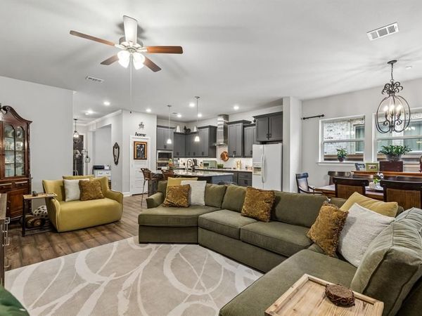 4717 Beaver Creek Drive, Arlington, TX 76005