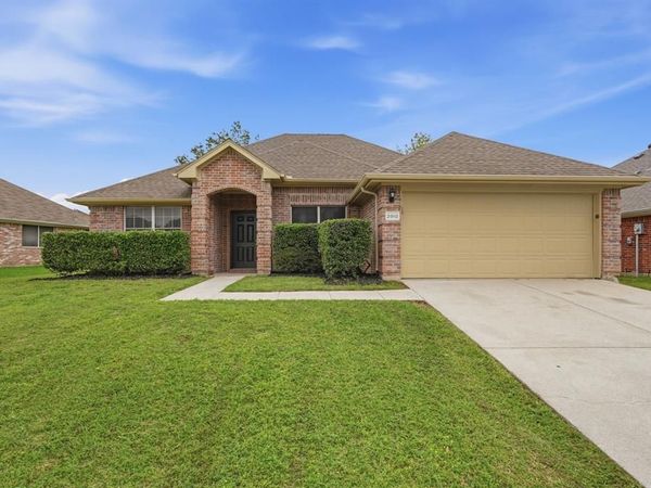 2910 Chisholm Trail, Corinth, TX 76210