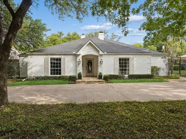 3827 N Versailles Avenue, Dallas, TX 75209