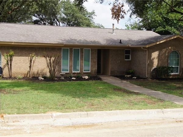 2201 Highcrest Drive, Bedford, TX 76022