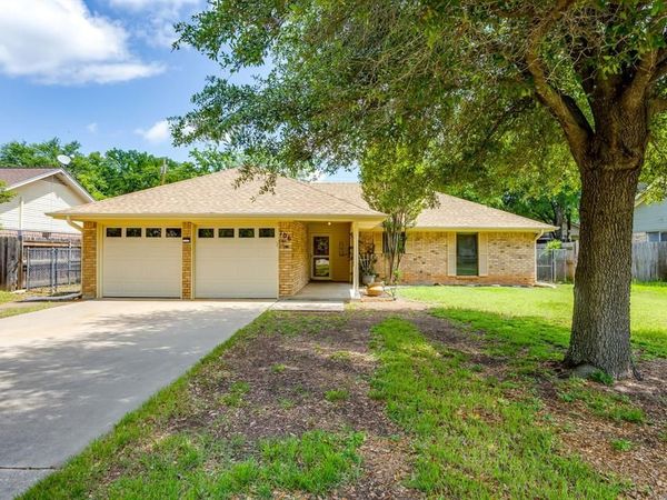 706 Holly Hill Road, Mineral Wells, TX 76067