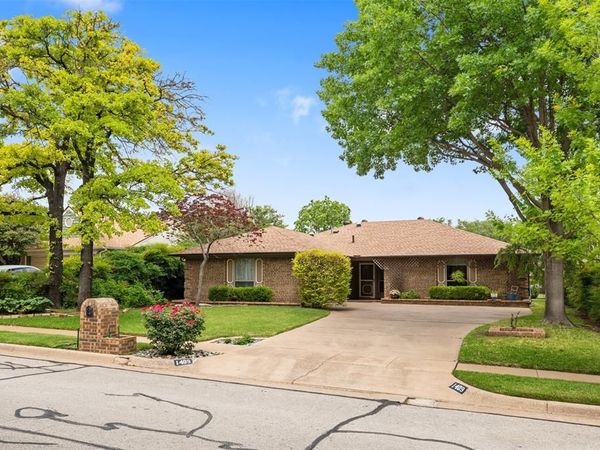 1409 Circle Lane, Bedford, TX 76022