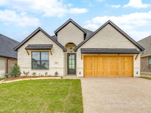7286 Velvetleaf, Benbrook, TX 76126
