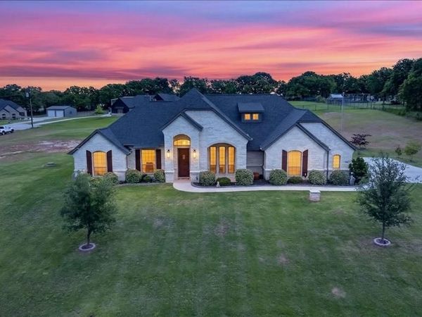 455 Christian Way, Azle, TX 76020
