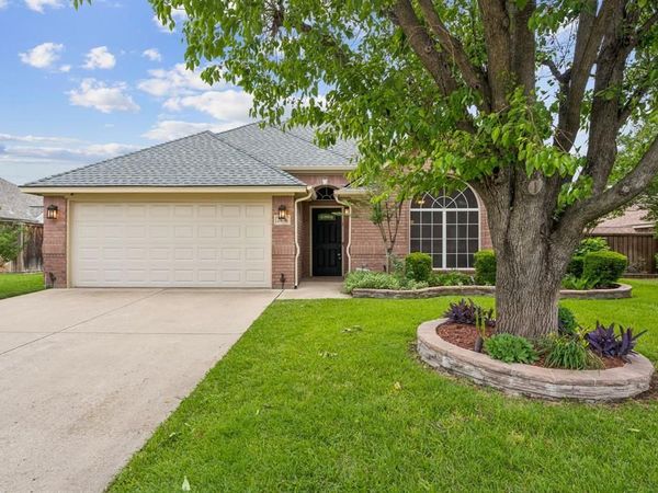 2676 Bent Tree Drive, Hurst, TX 76054