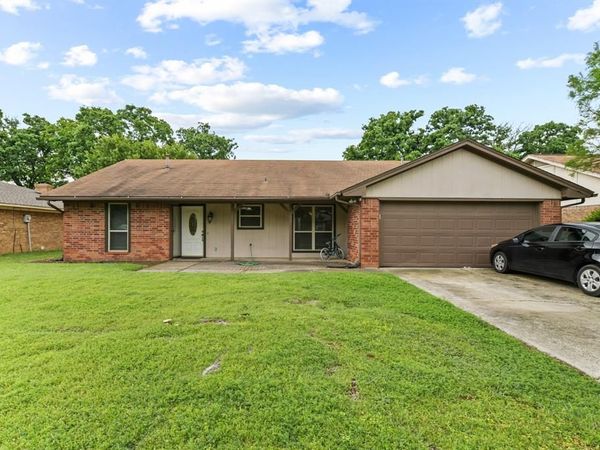 2919 Panhandle Drive, Grapevine, TX 76051