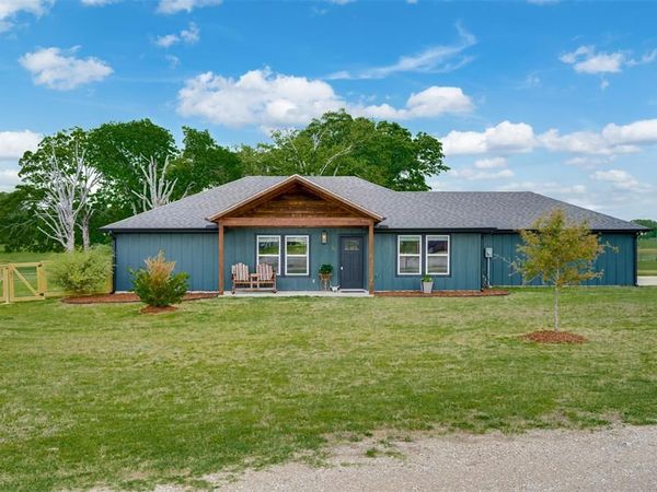 64 Private Road 43792, Paris, TX 75462