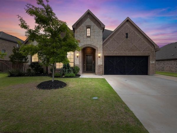 806 Summer Grove Drive, Midlothian, TX 76065