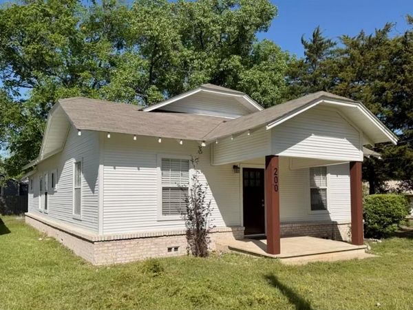 200 Miller Street, Mount Vernon, TX 75457