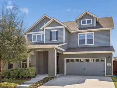 1908 Roundtree Circle E, Fort Worth, TX 76008