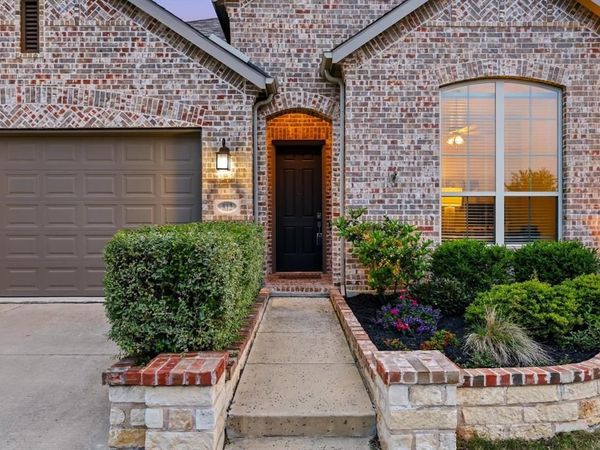 812 Hawks Way, Argyle, TX 76226