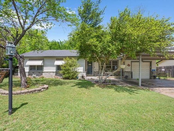 139 Meadowbrook Street , Robinson, TX 76706