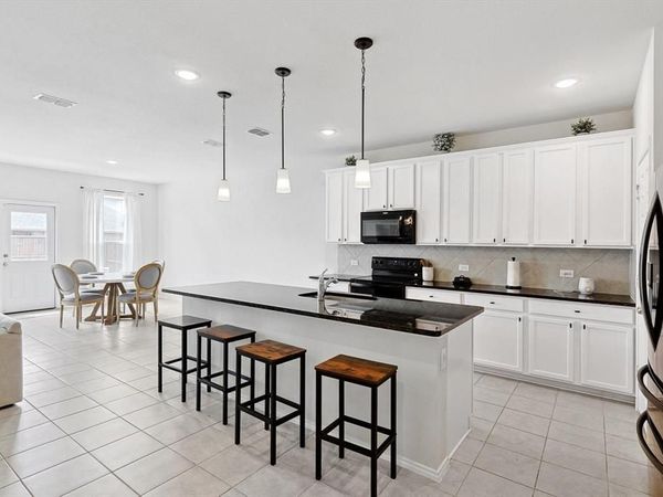 1049 Castroville Drive, Forney, TX 75126