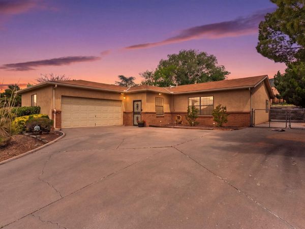 1132 Hupmobile Drive NE, Albuquerque, NM 87123