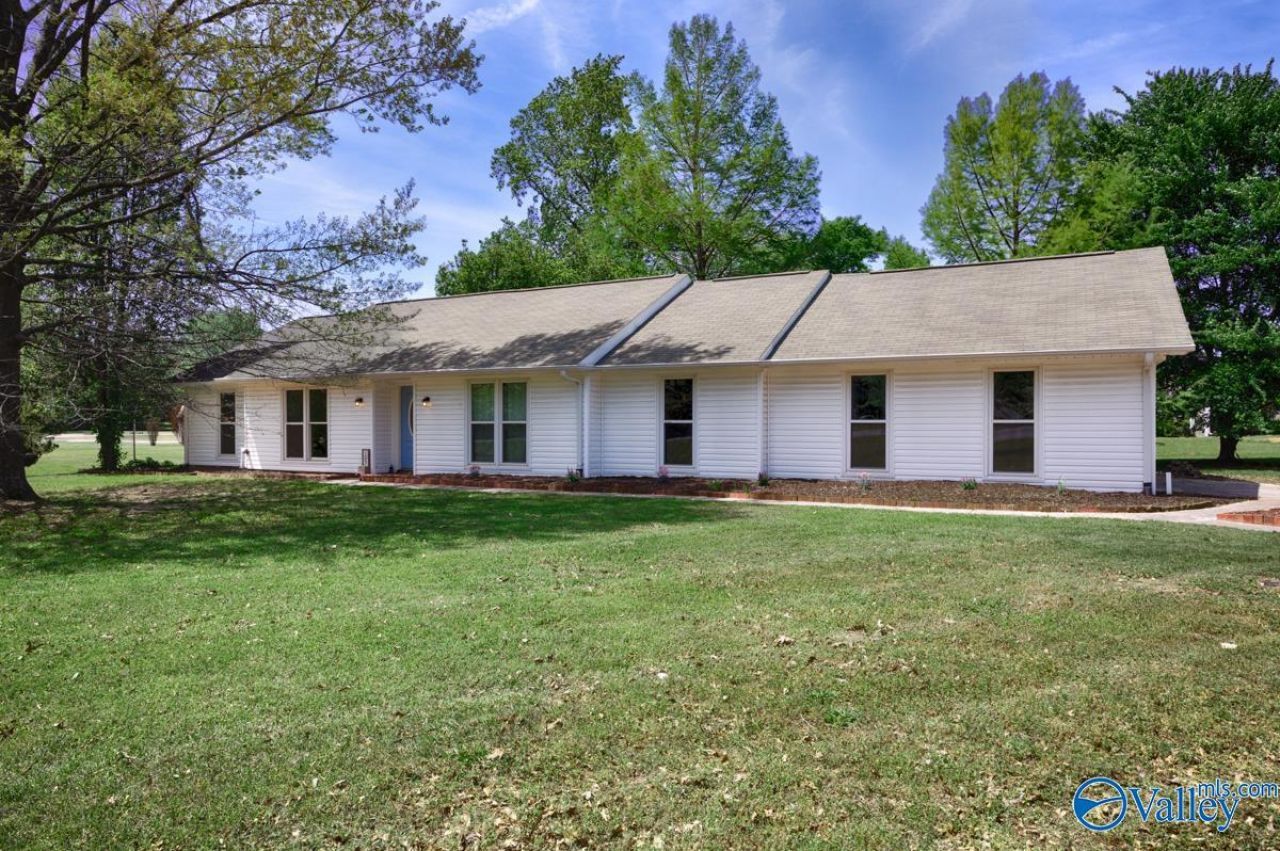 105 Lynbrook Blvd, Madison, AL 35758 Main Photo