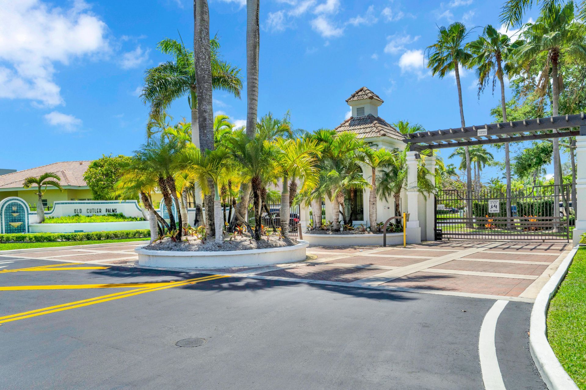 17050 SW 74th Avenue, Palmetto Bay, FL 33157 Photo