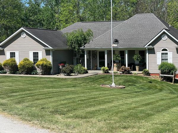 211 Cave Valley Road, Byrdstown, TN 38549