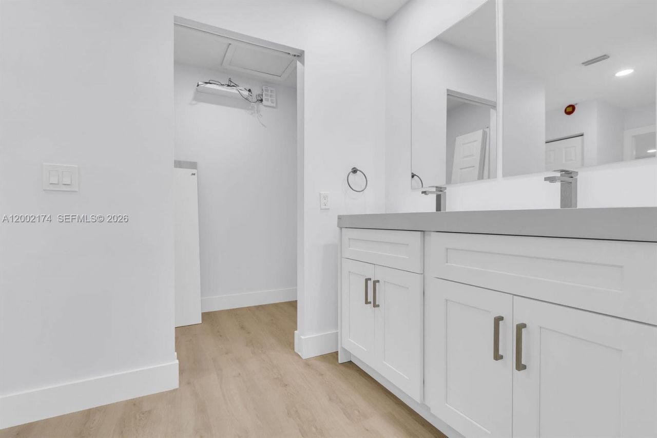 8535 Casa Del Lago , Unit F, Boca Raton, FL 33433 Photo