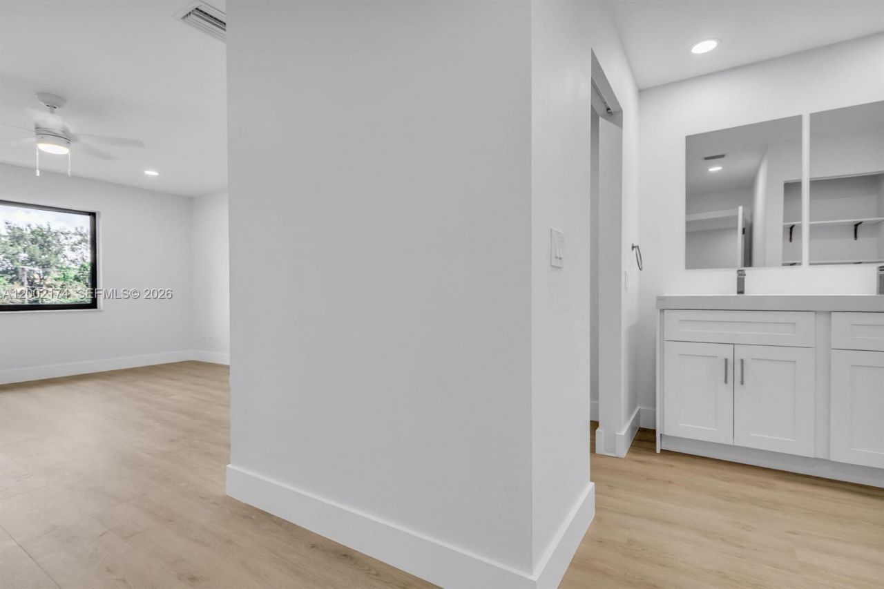 8535 Casa Del Lago , Unit F, Boca Raton, FL 33433 Photo