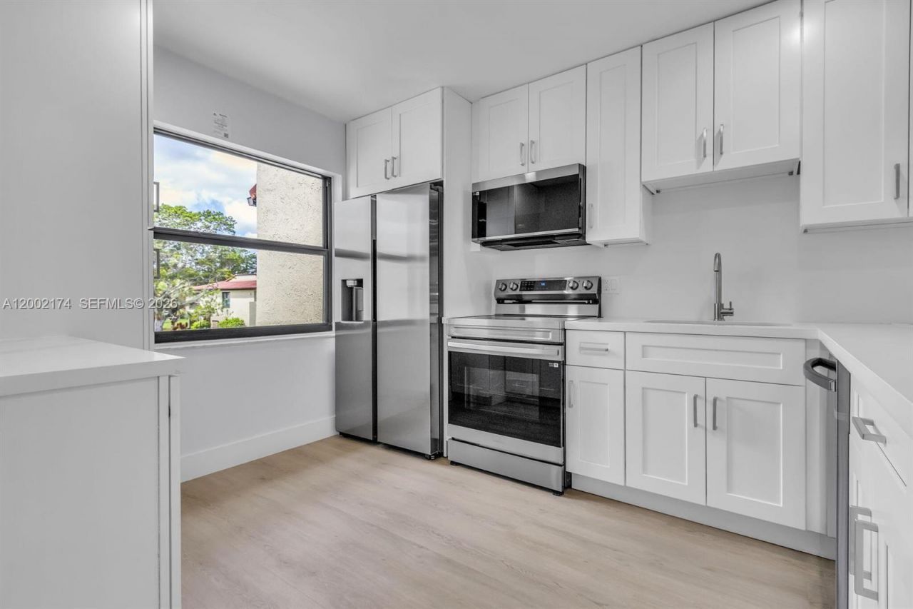 8535 Casa Del Lago , Unit F, Boca Raton, FL 33433 Photo