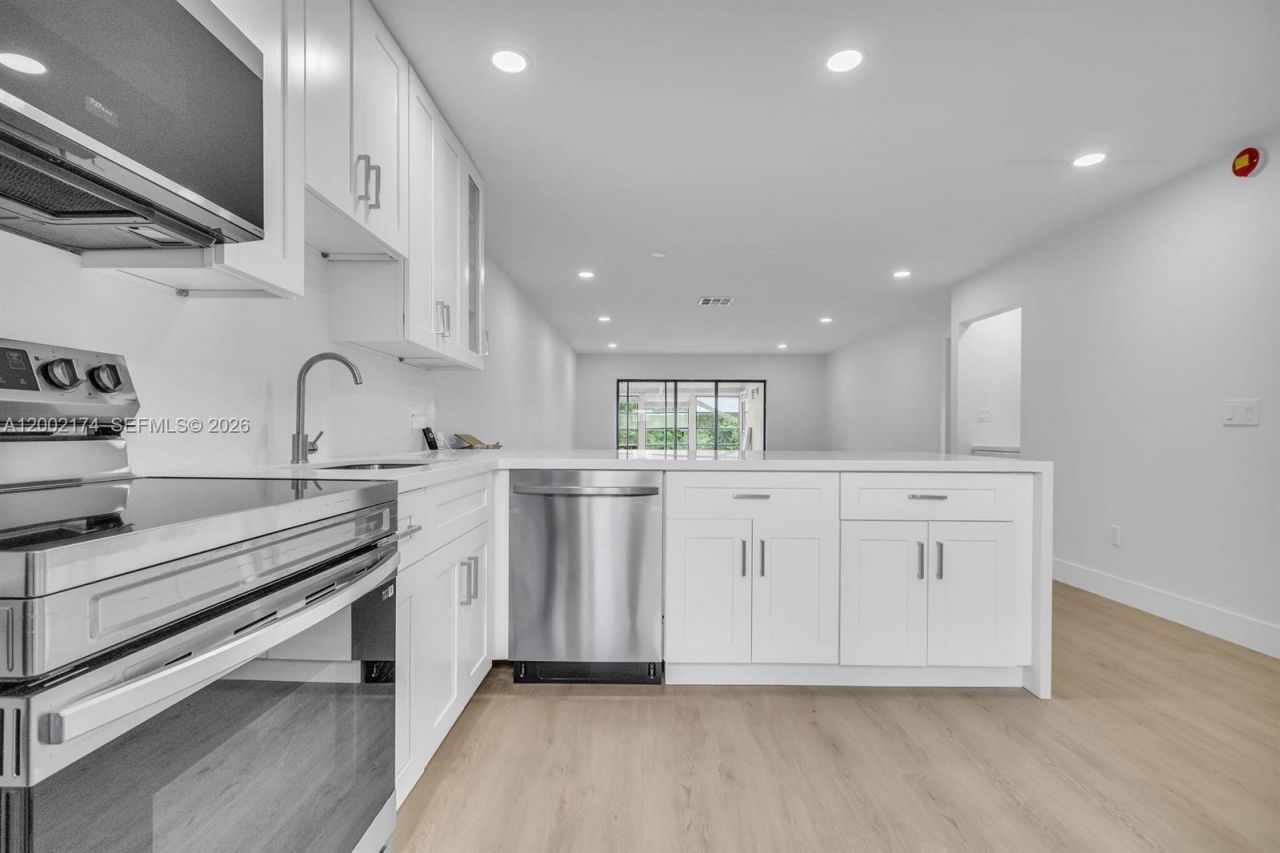 8535 Casa Del Lago , Unit F, Boca Raton, FL 33433 Photo