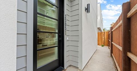 2505 W St, Sacramento, CA 95818 Photo