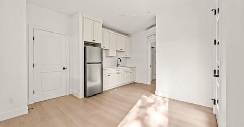 2505 W St, Sacramento, CA 95818 Photo