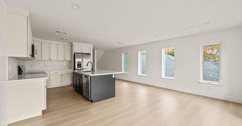 2505 W St, Sacramento, CA 95818 Photo