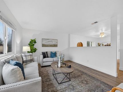 7715 Reenel Way, Sacramento, CA 95832 Photo